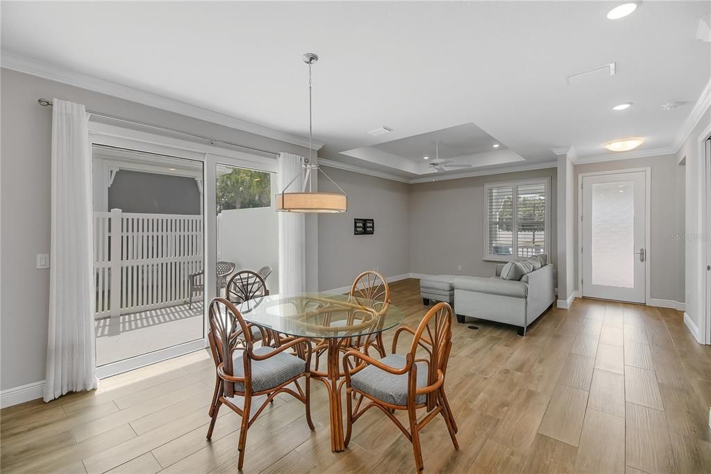 For Sale: $300,000 (3 beds, 2 baths, 1634 Square Feet)