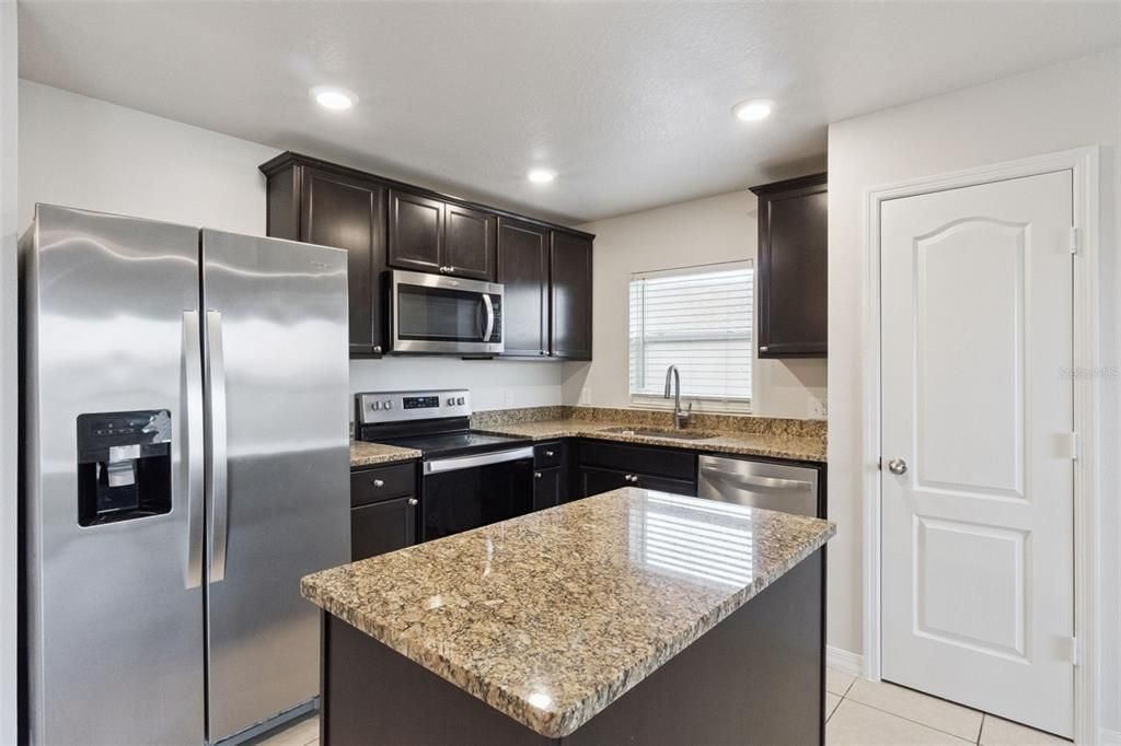 For Sale: $265,000 (3 beds, 2 baths, 1383 Square Feet)