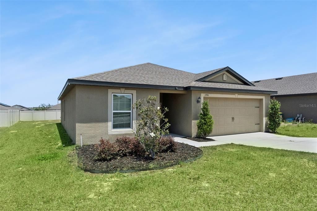 For Sale: $265,000 (3 beds, 2 baths, 1383 Square Feet)