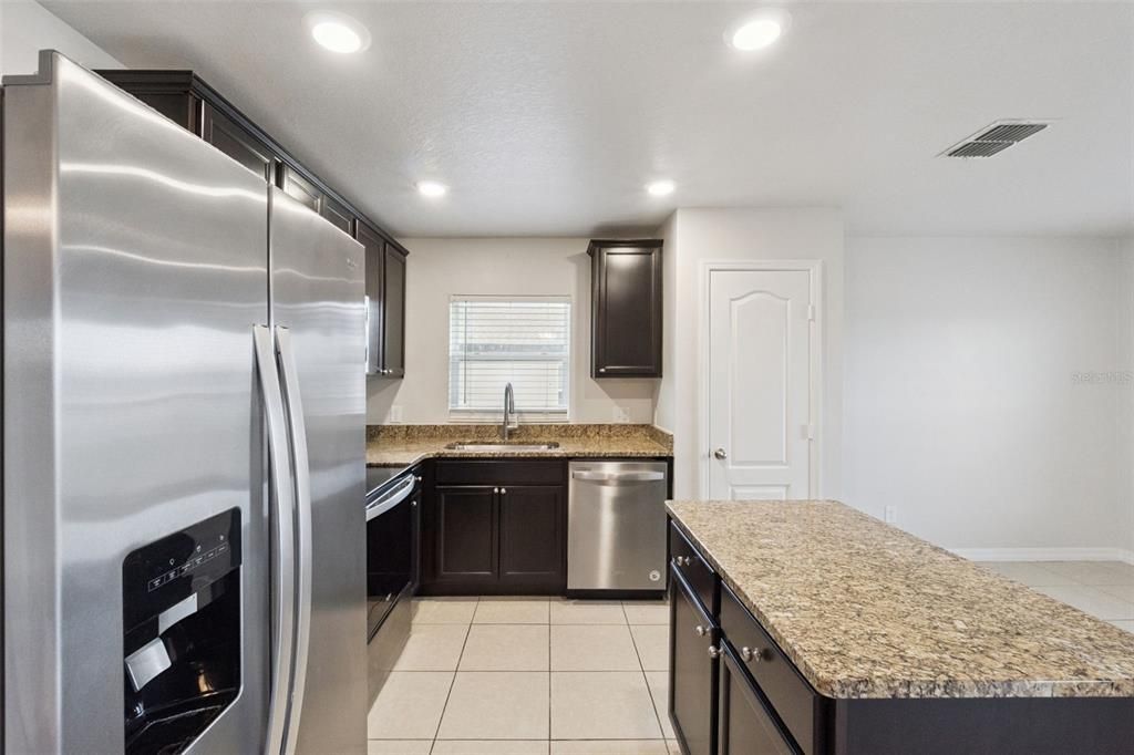 For Sale: $265,000 (3 beds, 2 baths, 1383 Square Feet)