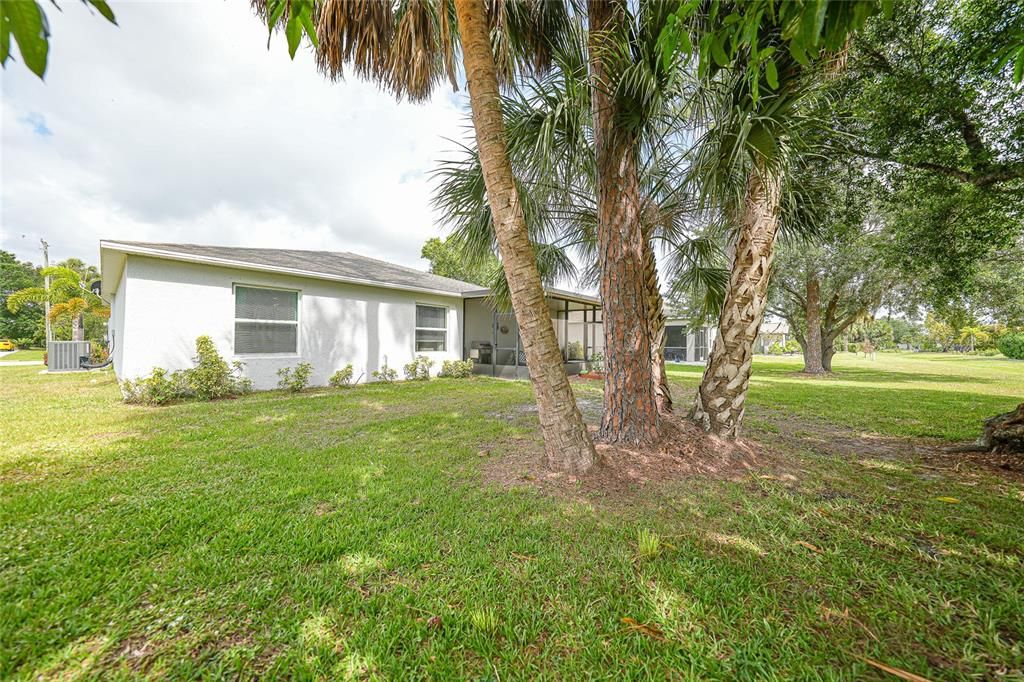 Activo con contrato: $299,900 (4 camas, 2 baños, 1865 Pies cuadrados)