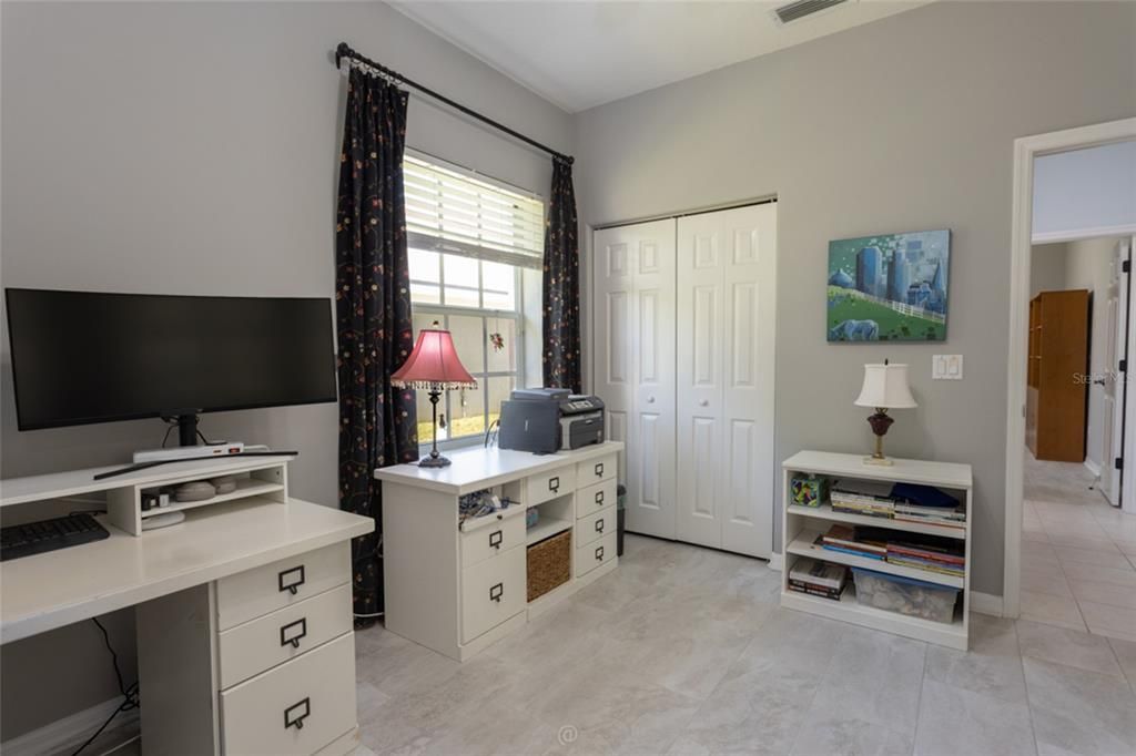 Activo con contrato: $648,500 (3 camas, 2 baños, 2176 Pies cuadrados)