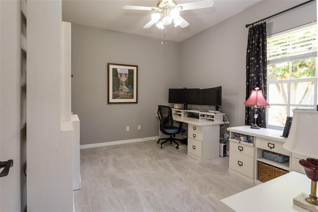 Activo con contrato: $648,500 (3 camas, 2 baños, 2176 Pies cuadrados)