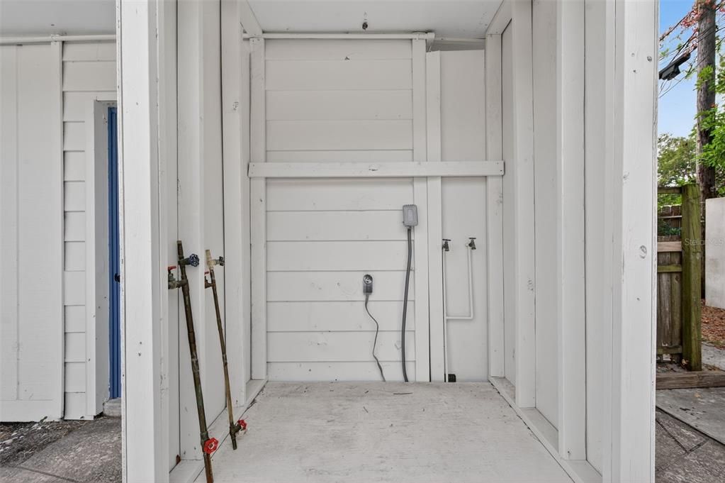 For Rent: $1,750 (2 beds, 1 baths, 957 Square Feet)