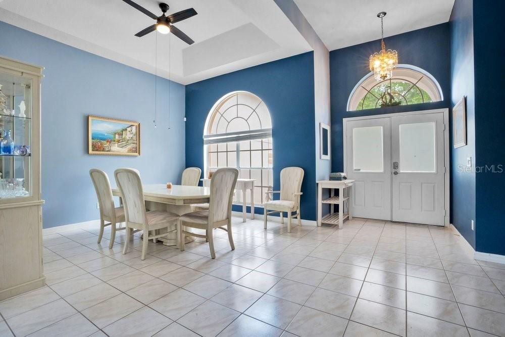 Activo con contrato: $720,000 (5 camas, 4 baños, 2796 Pies cuadrados)