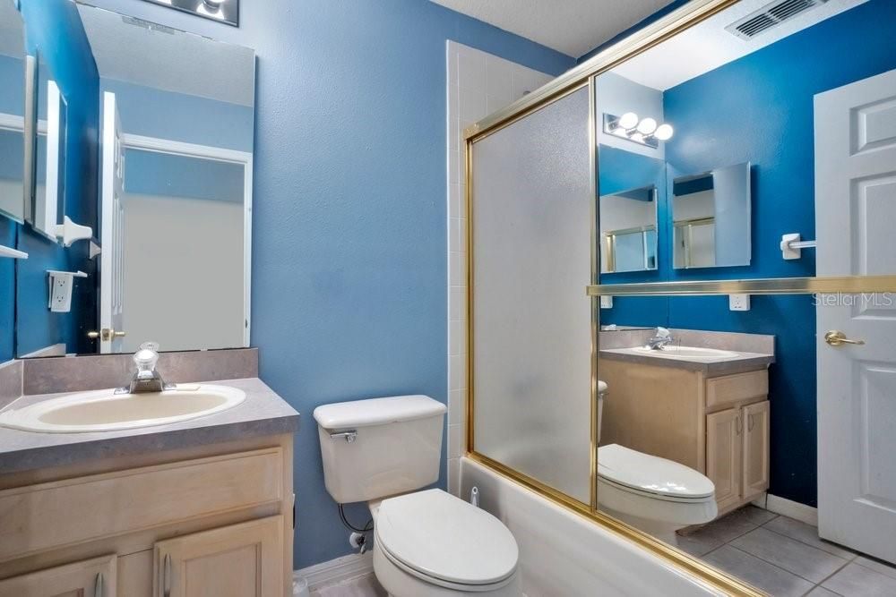 Activo con contrato: $720,000 (5 camas, 4 baños, 2796 Pies cuadrados)
