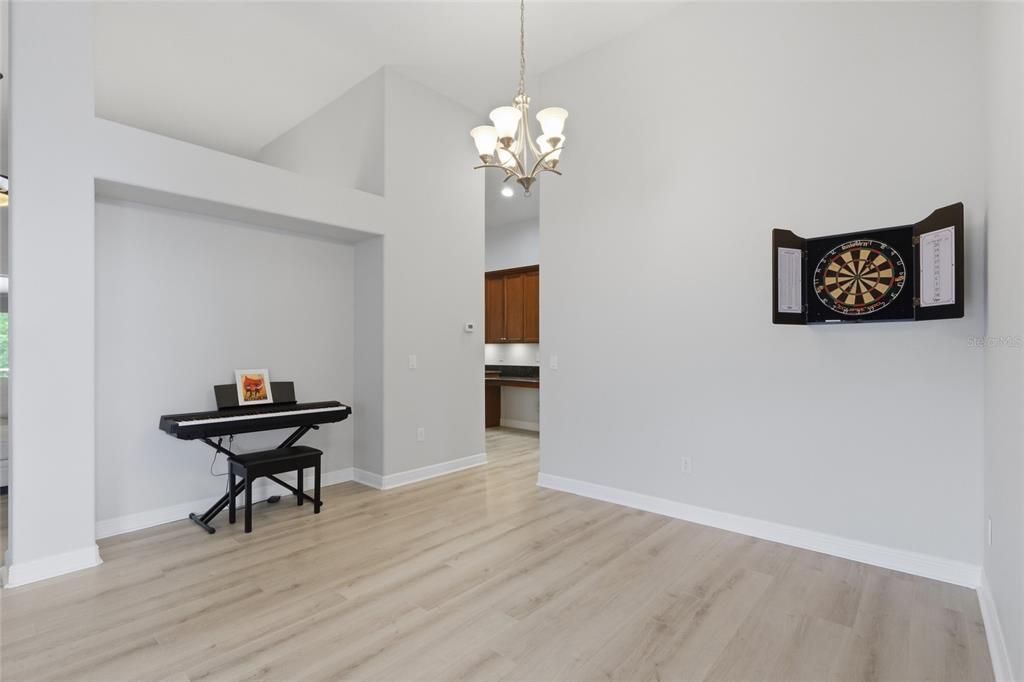 Activo con contrato: $499,900 (4 camas, 3 baños, 2641 Pies cuadrados)