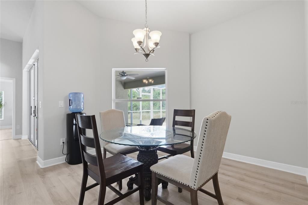 Activo con contrato: $499,900 (4 camas, 3 baños, 2641 Pies cuadrados)