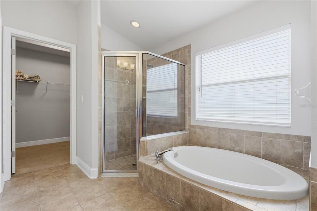 Activo con contrato: $499,900 (4 camas, 3 baños, 2641 Pies cuadrados)