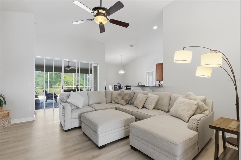 Activo con contrato: $499,900 (4 camas, 3 baños, 2641 Pies cuadrados)