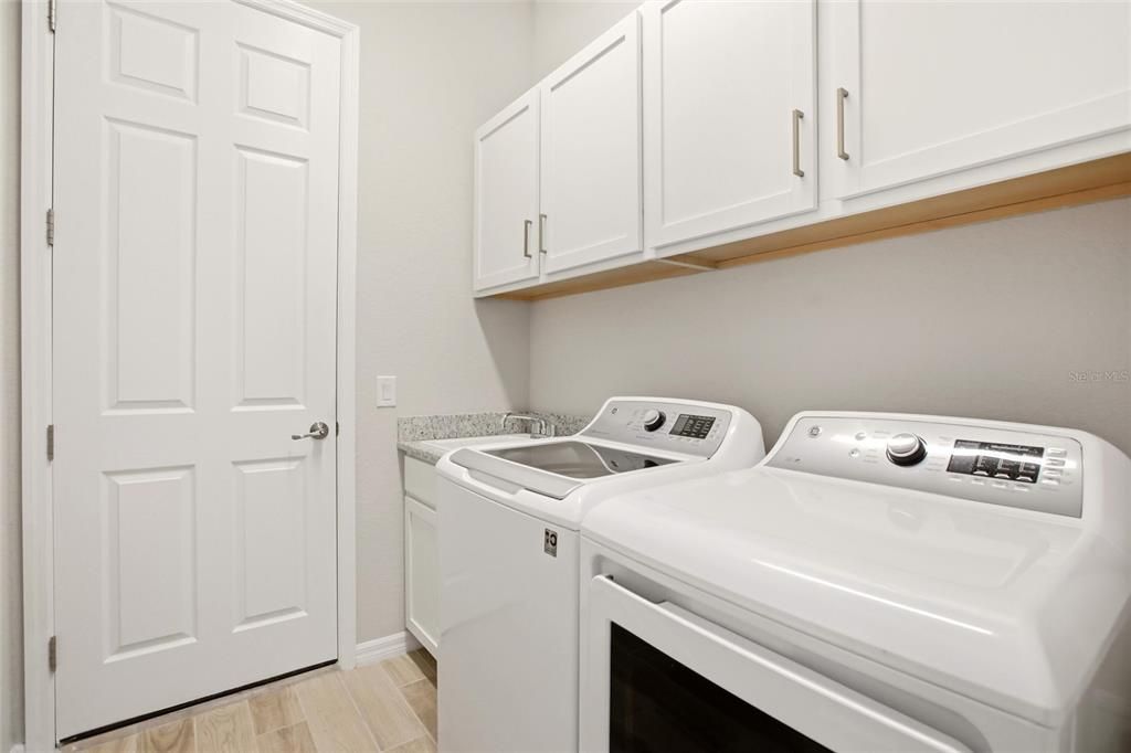 Active With Contract: $709,900 (4 beds, 3 baths, 2189 Square Feet)