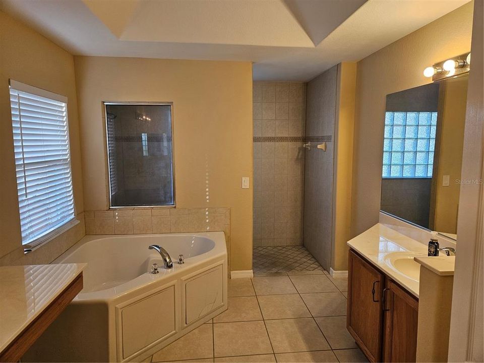 For Sale: $564,990 (4 beds, 3 baths, 2458 Square Feet)