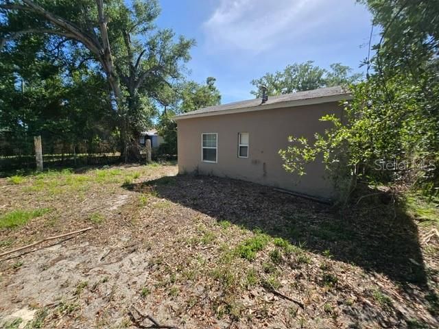 Active With Contract: $2,000 (4 beds, 2 baths, 1152 Square Feet)