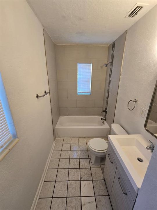 Active With Contract: $2,000 (4 beds, 2 baths, 1152 Square Feet)
