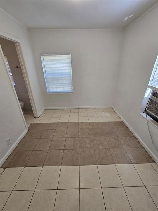Active With Contract: $2,000 (4 beds, 2 baths, 1152 Square Feet)