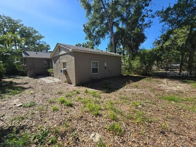 Active With Contract: $2,000 (4 beds, 2 baths, 1152 Square Feet)