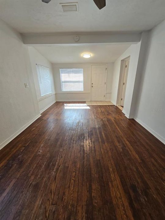 Active With Contract: $2,000 (4 beds, 2 baths, 1152 Square Feet)