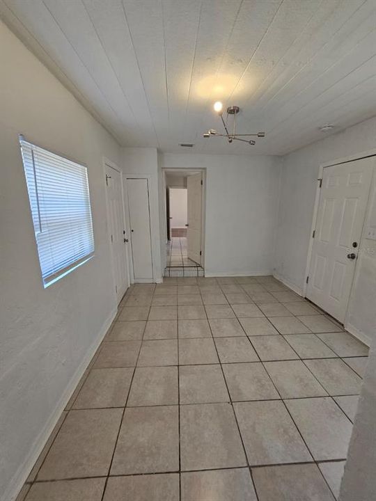 Active With Contract: $2,000 (4 beds, 2 baths, 1152 Square Feet)