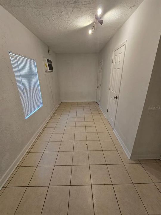 Active With Contract: $2,000 (4 beds, 2 baths, 1152 Square Feet)