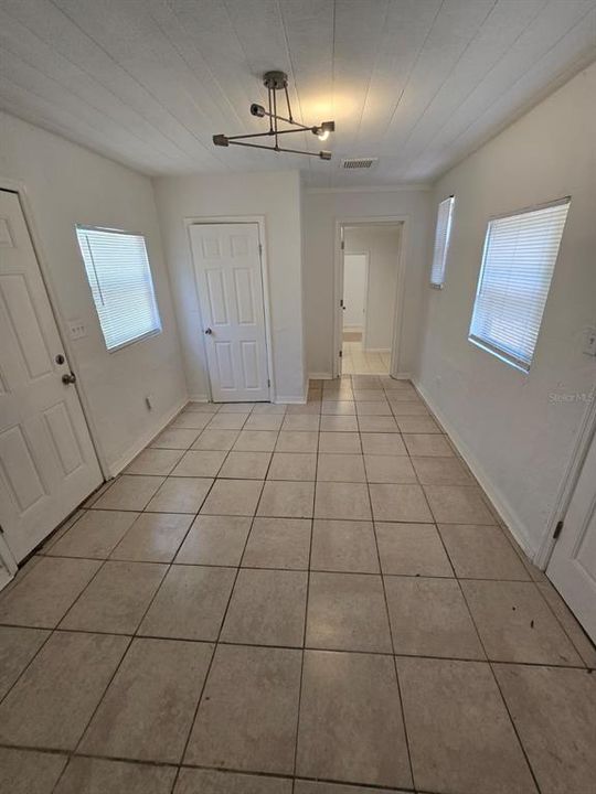 Active With Contract: $2,000 (4 beds, 2 baths, 1152 Square Feet)