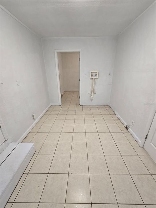 Active With Contract: $2,000 (4 beds, 2 baths, 1152 Square Feet)