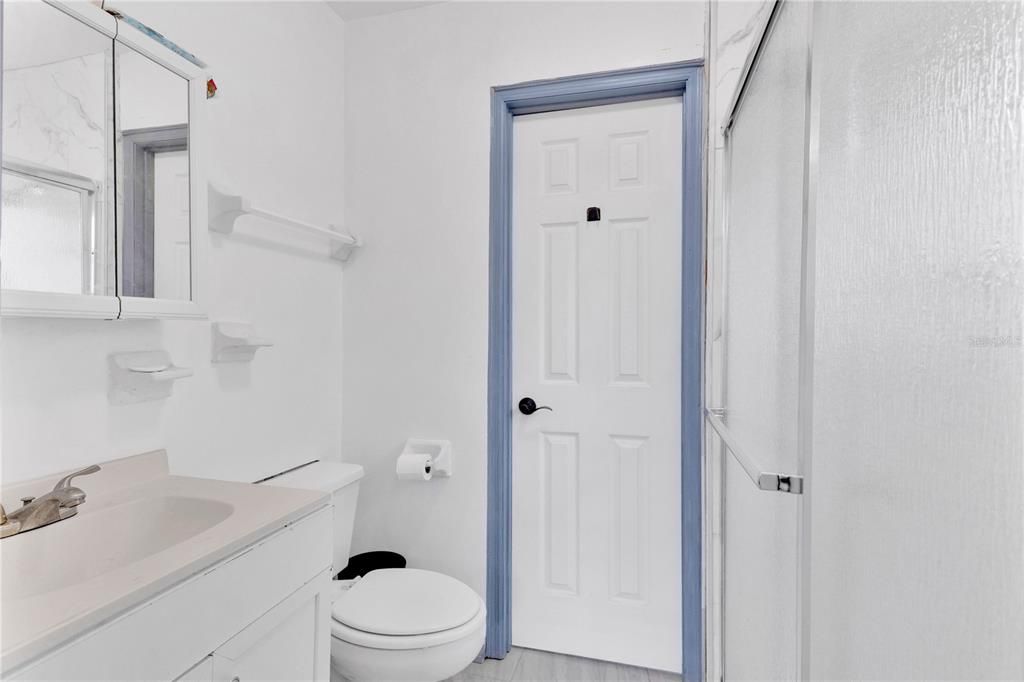 For Sale: $160,000 (2 beds, 1 baths, 660 Square Feet)