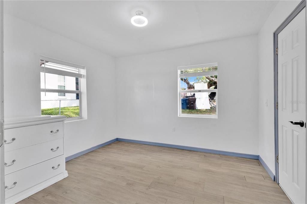 For Sale: $160,000 (2 beds, 1 baths, 660 Square Feet)