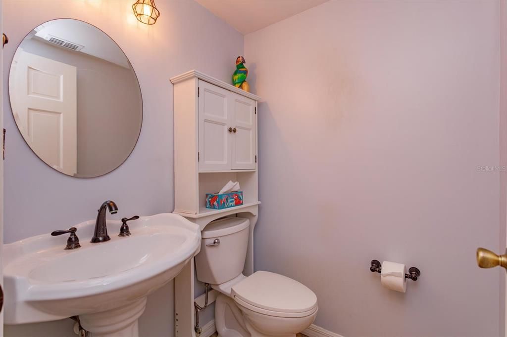 Activo con contrato: $560,000 (4 camas, 2 baños, 2401 Pies cuadrados)