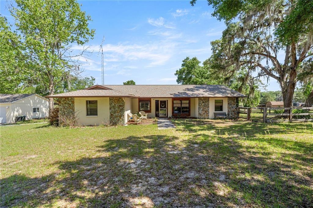 Active With Contract: $410,000 (3 beds, 2 baths, 1890 Square Feet)