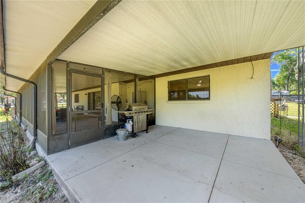 Active With Contract: $410,000 (3 beds, 2 baths, 1890 Square Feet)