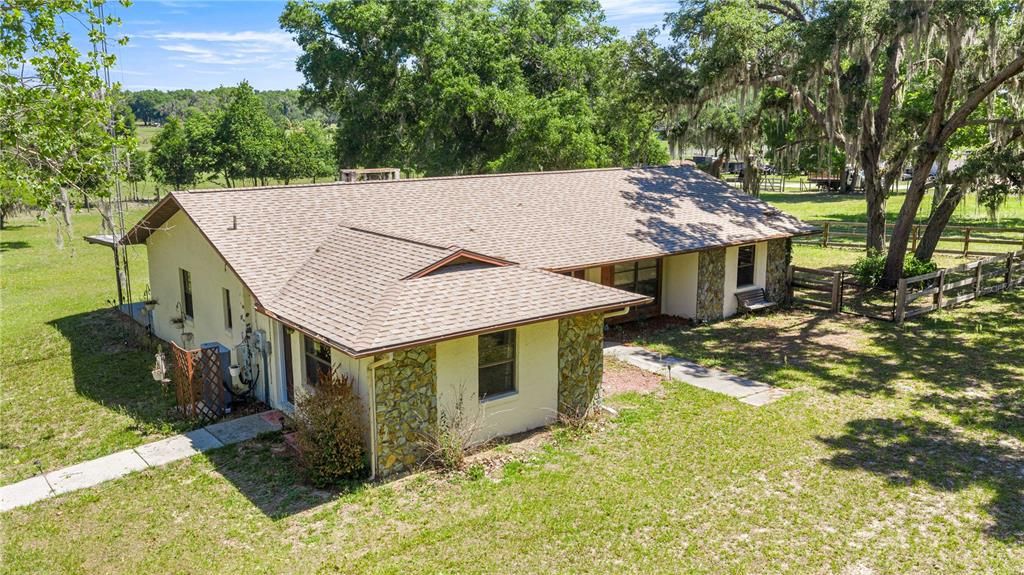 Active With Contract: $410,000 (3 beds, 2 baths, 1890 Square Feet)