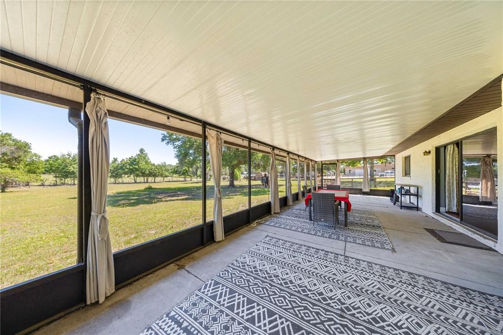 Active With Contract: $410,000 (3 beds, 2 baths, 1890 Square Feet)
