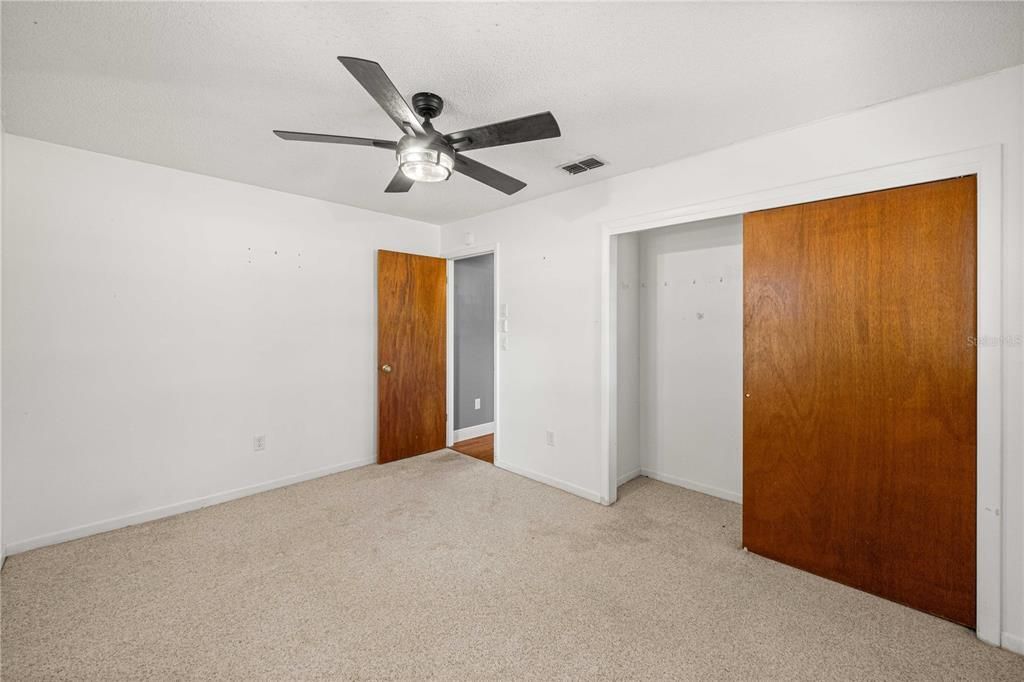 Active With Contract: $410,000 (3 beds, 2 baths, 1890 Square Feet)