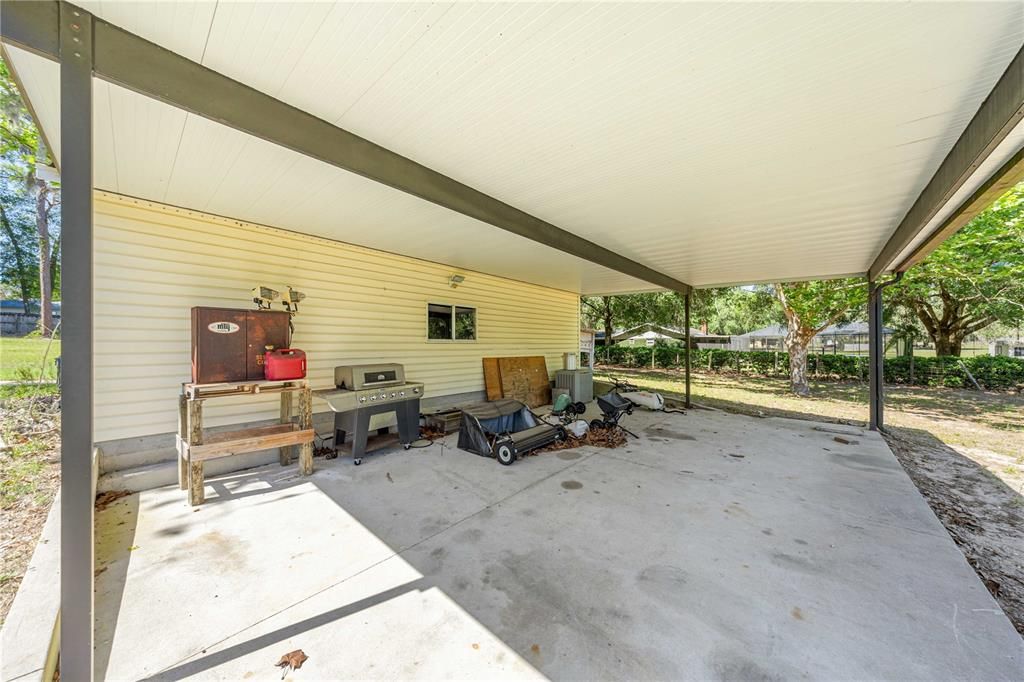 Active With Contract: $410,000 (3 beds, 2 baths, 1890 Square Feet)