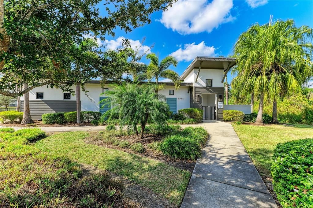 Active With Contract: $2,500 (3 beds, 2 baths, 1745 Square Feet)