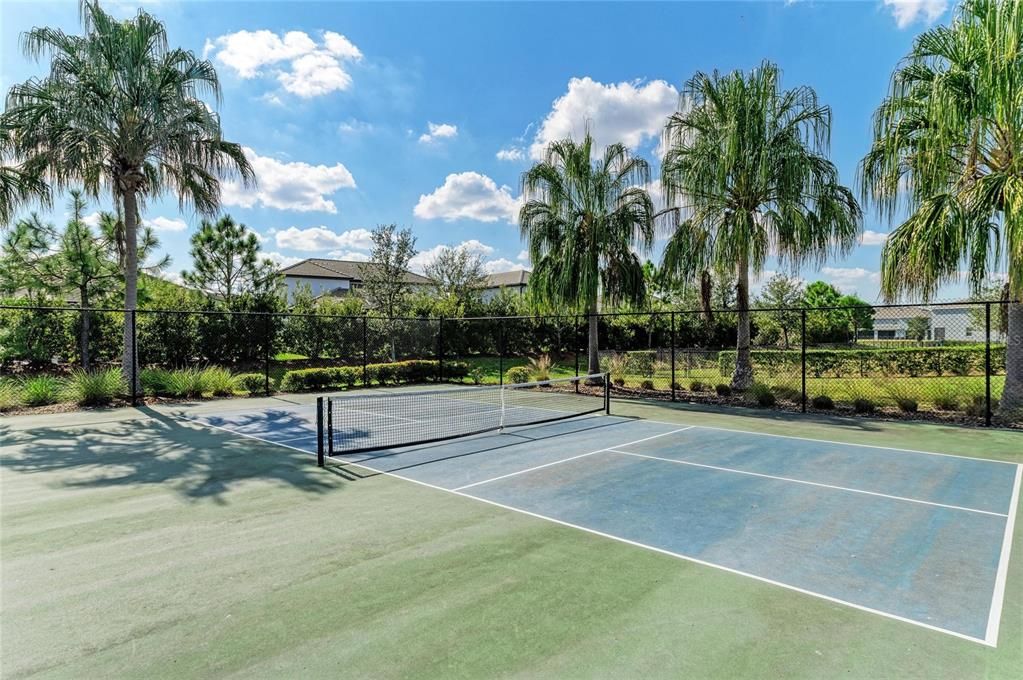 Active With Contract: $2,500 (3 beds, 2 baths, 1745 Square Feet)