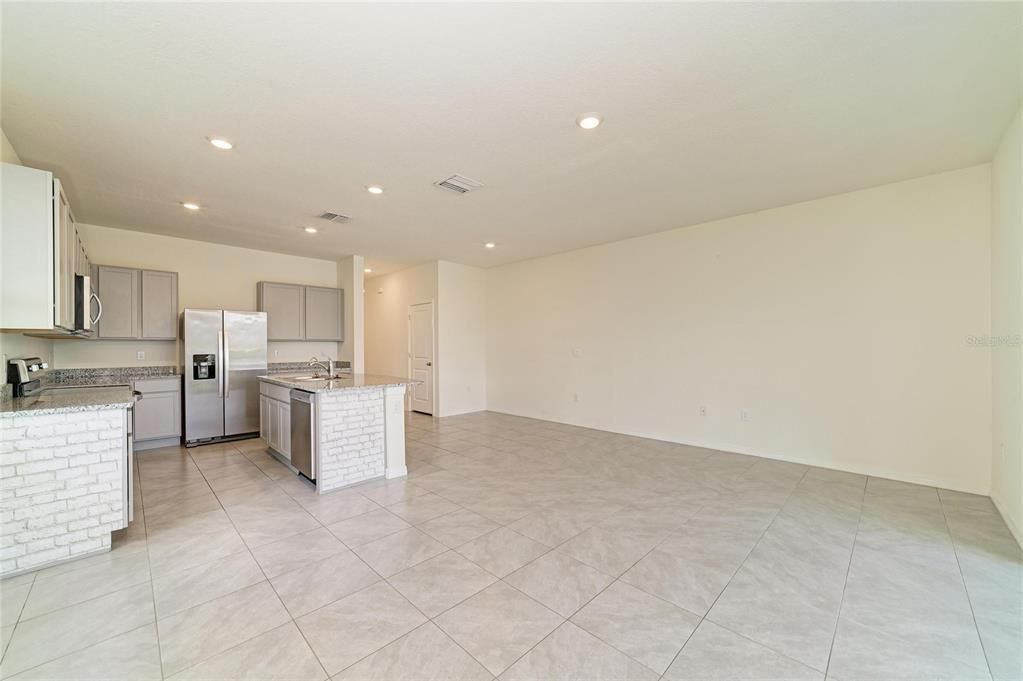 Active With Contract: $2,500 (3 beds, 2 baths, 1745 Square Feet)
