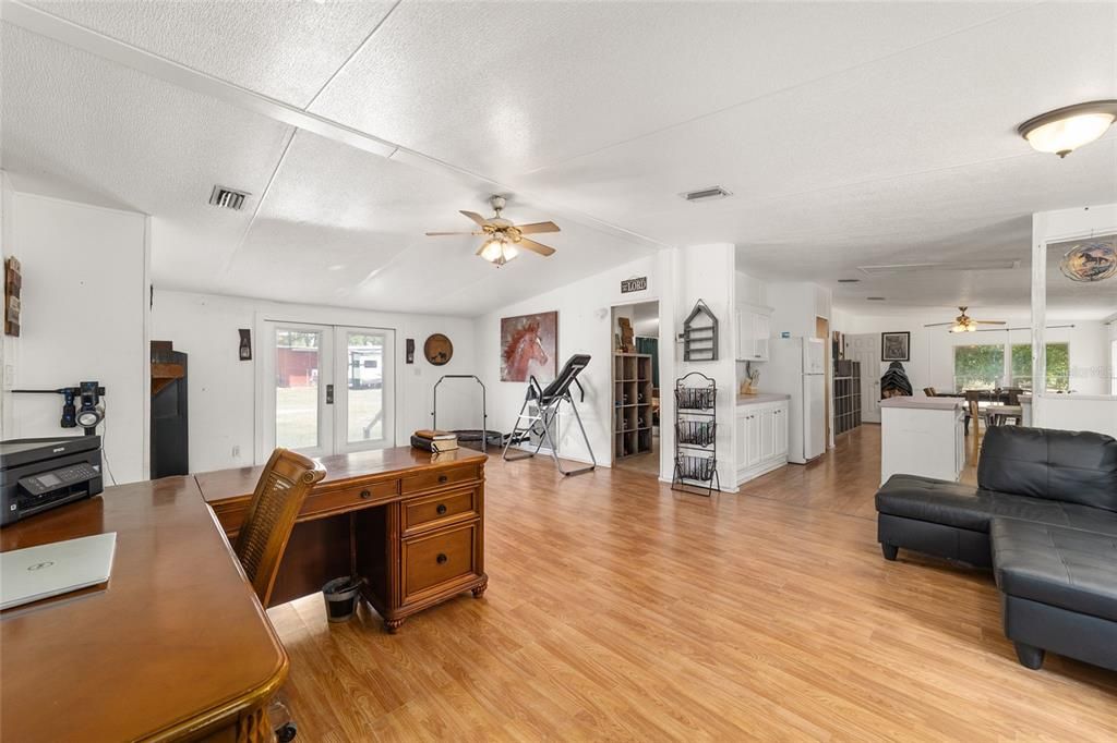 For Sale: $399,900 (4 beds, 3 baths, 2052 Square Feet)