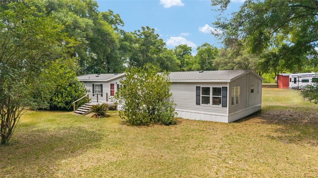 For Sale: $399,900 (4 beds, 3 baths, 2052 Square Feet)
