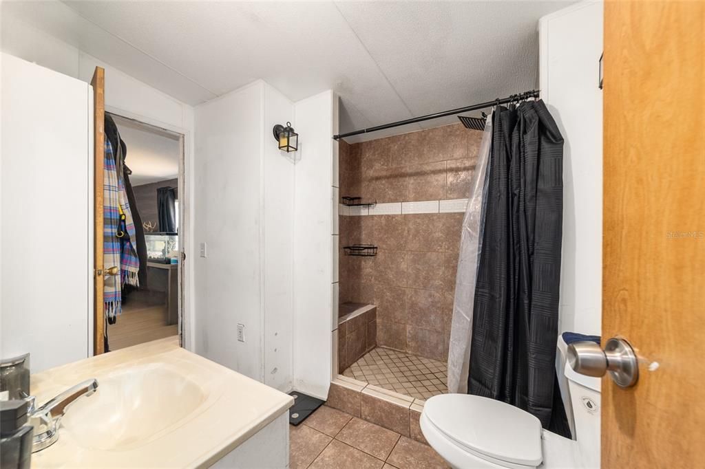 For Sale: $399,900 (4 beds, 3 baths, 2052 Square Feet)