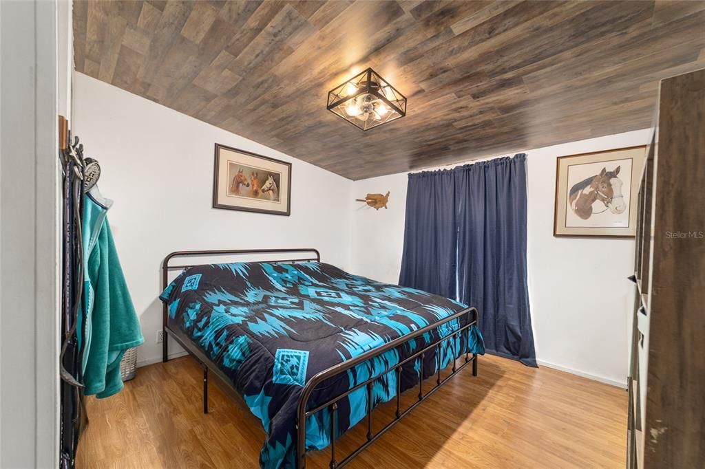 For Sale: $399,900 (4 beds, 3 baths, 2052 Square Feet)