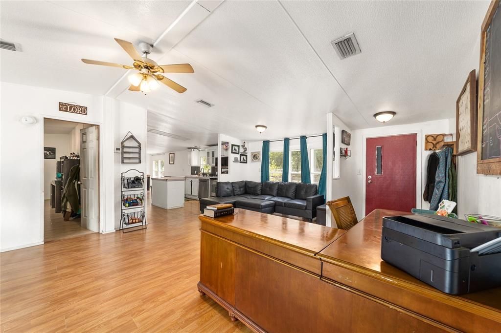 For Sale: $399,900 (4 beds, 3 baths, 2052 Square Feet)