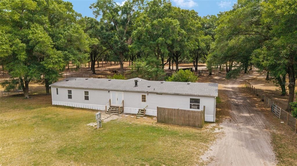 For Sale: $399,900 (4 beds, 3 baths, 2052 Square Feet)