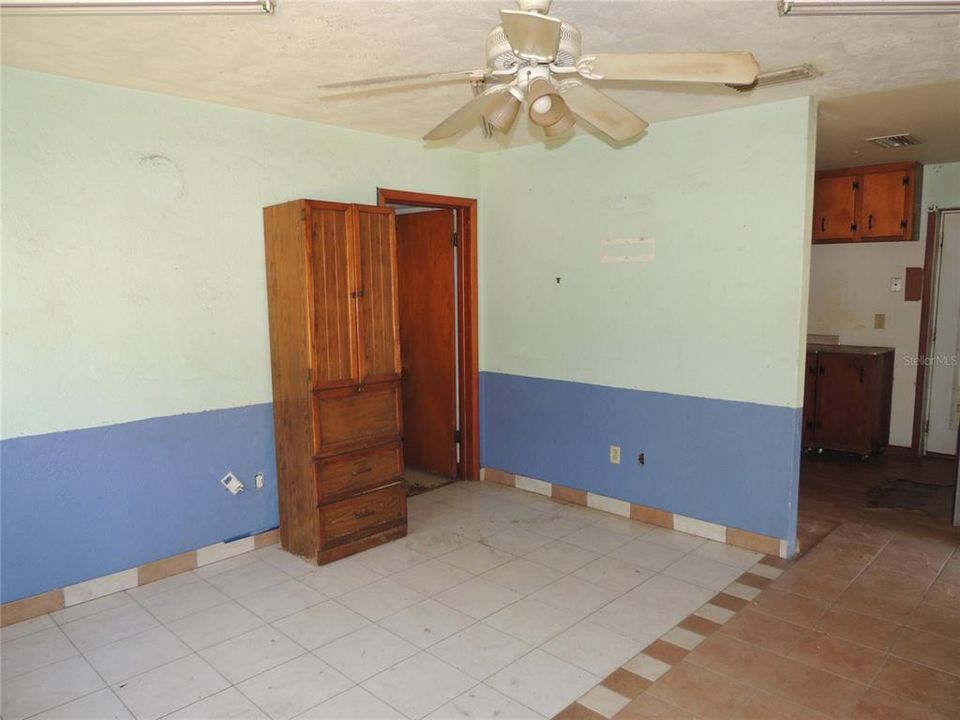 Activo con contrato: $249,900 (3 camas, 1 baños, 1200 Pies cuadrados)