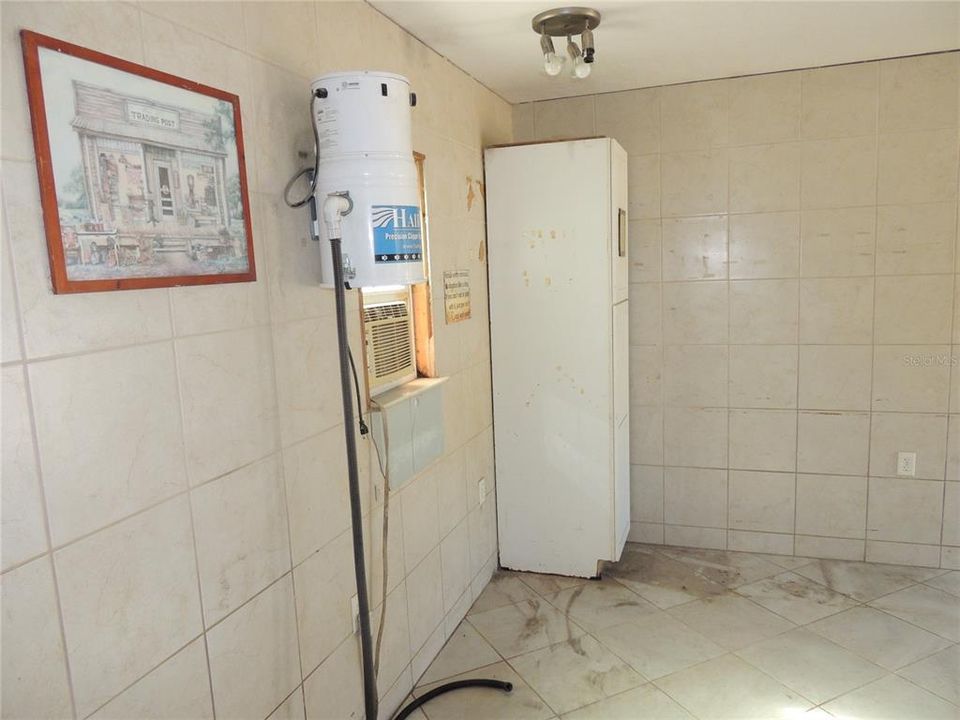 Activo con contrato: $249,900 (3 camas, 1 baños, 1200 Pies cuadrados)