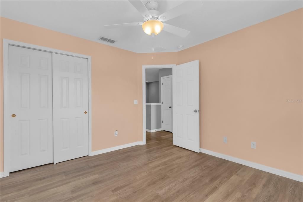 Activo con contrato: $314,900 (4 camas, 2 baños, 1697 Pies cuadrados)