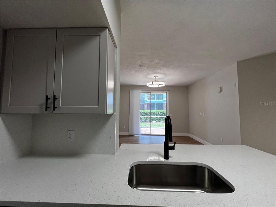 For Rent: $1,849 (2 beds, 2 baths, 886 Square Feet)
