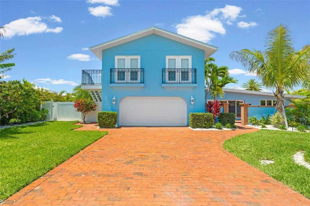 For Sale: $2,750,000 (4 beds, 4 baths, 2846 Square Feet)
