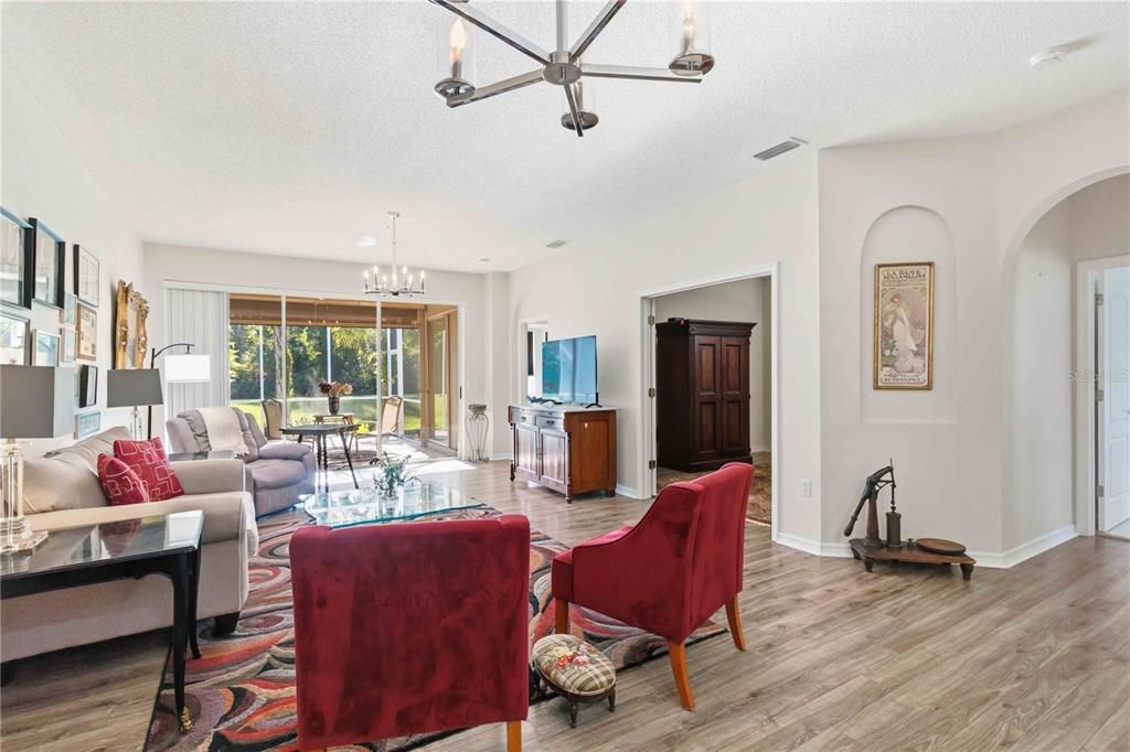 En Venta: $329,900 (2 camas, 2 baños, 1564 Pies cuadrados)