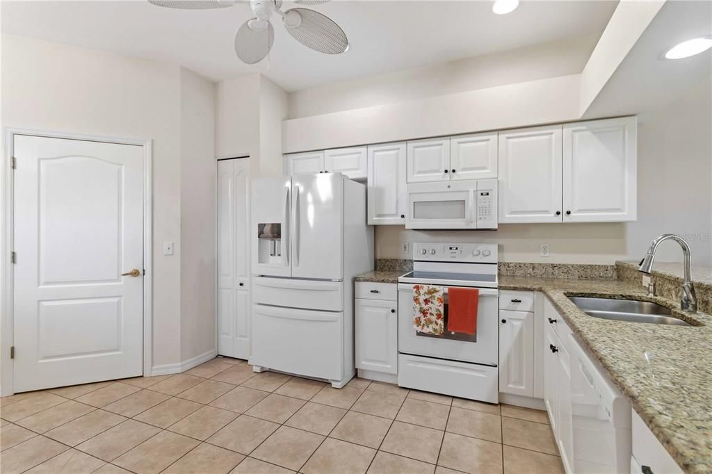 En Venta: $329,900 (2 camas, 2 baños, 1564 Pies cuadrados)